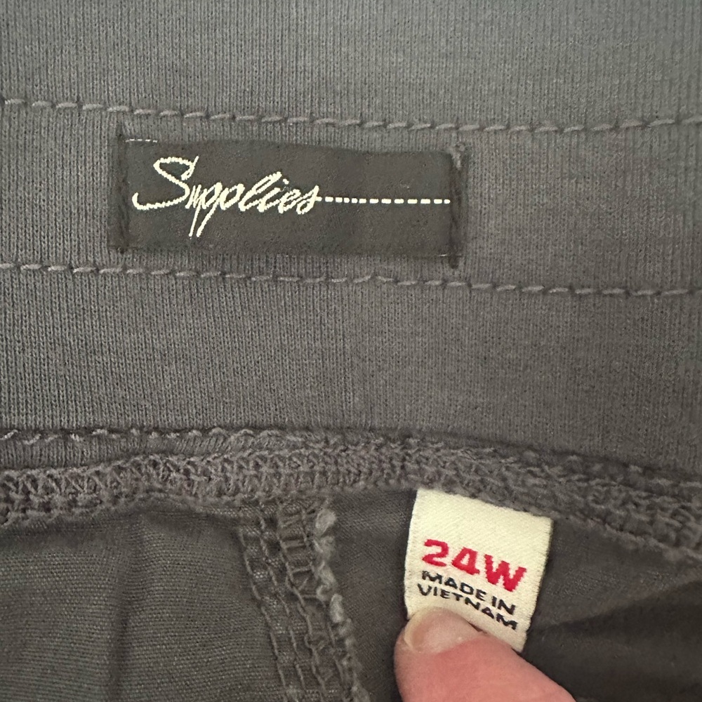 Women’s plus size 24W 2 pairs Charcoal gray and Olive green Cargo Pants - Picture 8 of 16